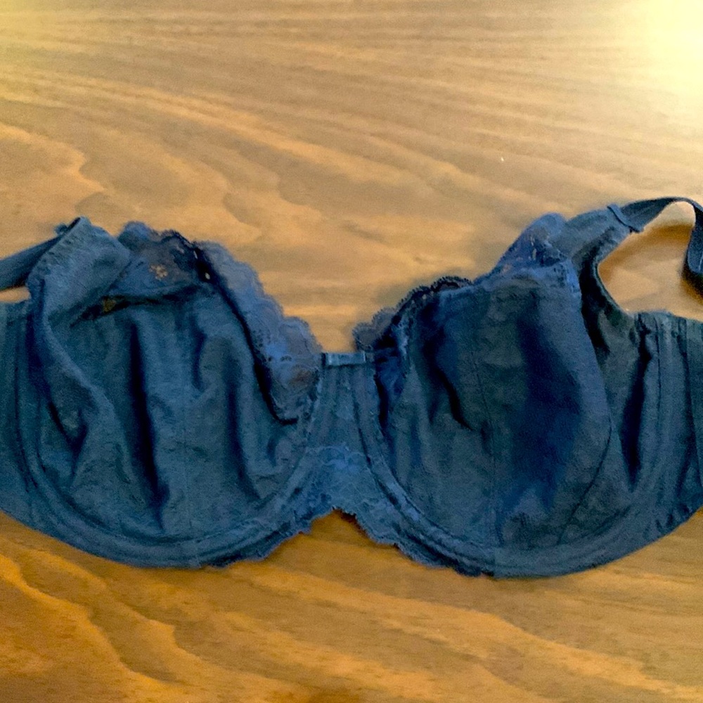 Panache womens bra navy blue lots of lace in size 36F.